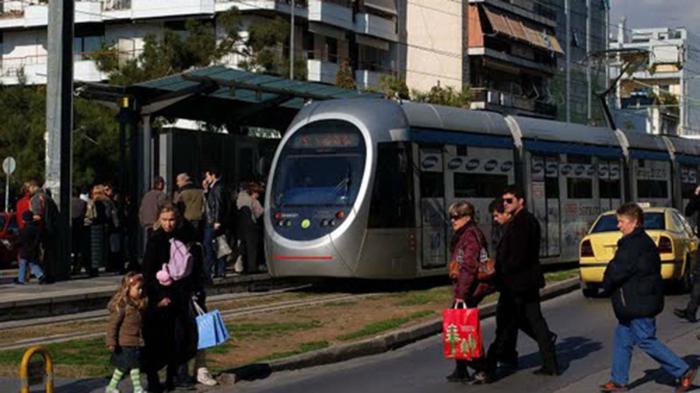 Πάρκαρε σαν άρχοντας σε γραμμές τραμ!