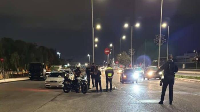 Αγ. Ανάργυροι: 7 ΙΧ με γερανό, 14 οδηγοί έχασαν το δίπλωμα σε 1 βράδυ 