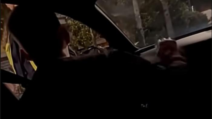 Το πιο viral αλκοτέστ έγινε στην Ελλάδα: Φύσηξε ο συνοδηγός (video) Το πιο viral αλκοτέστ έγινε στην Ελλάδα: Φύσηξε ο συνοδηγός (video)