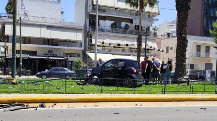 Tροχαίο στην Καλλιθέα: Δίνει μάχη ζωής 60χρονος διανομέας μετά από σφο Tροχαίο στην Καλλιθέα: Δίνει μάχη ζωής 60χρονος διανομέας μετά από σφοδρή σύγκρουση