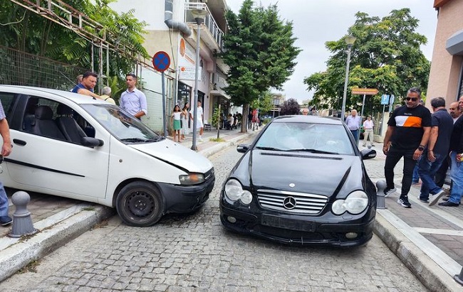 Έβρος: Διακινητής εμβόλισε αυτοκίνητο μέσα σε πόλη