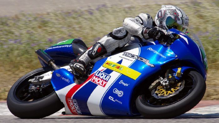 Ο Aκης Τσώκος της Tsokos Racing πήρε για μία ακόμη χρονιά τη 2η θέση στα Racing Ο Aκης Τσώκος της Tsokos Racing πήρε για μία ακόμη χρονιά τη 2η θέση στα Racing 250/125 στο Πανελλήνιο Πρωτάθλημα Ταχύτητας.