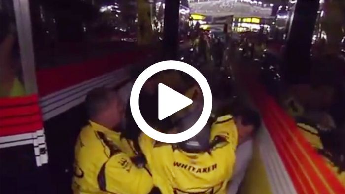ΞΥΛΟ ΣΕ ΑΓΩΝΑ NASCAR