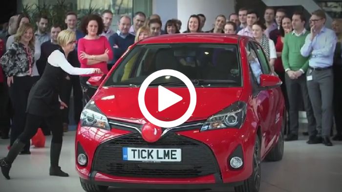 «Project Chuckles» ονομάζεται το ένα και μοναδικό Yaris, που όταν το ακουμπήσεις «Project Chuckles» ονομάζεται το ένα και μοναδικό Yaris, που όταν το ακουμπήσεις στα ευαίσθητά του σημεία, γελάει, ανάβει τα φώτα του, κουνιέται και πιτσιλάει νερό.