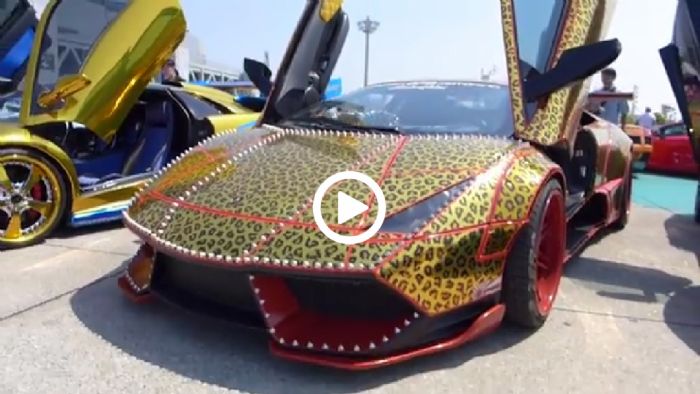 Ένα video, 360-view, της «βελτιωμένης» Lambo από την Ιαπωνία. Θαυμάστε το λεοπάρ Ένα video, 360-view, της «βελτιωμένης» Lambo από την Ιαπωνία. Θαυμάστε το λεοπάρ αμάξωμά της και όλα τα «καλούδια» που έχουν βρεθεί κολλημένα πάνω της.
