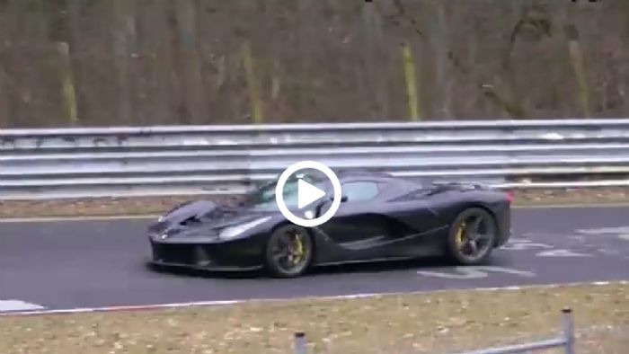 Δύο Ferrari «παίζουν» στο Ring Δύο Ferrari «παίζουν» στο Ring