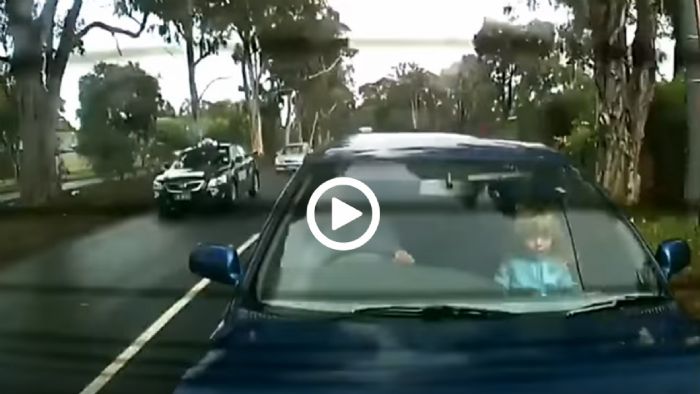 Τρακάρισμα με συνοδηγό κοριτσάκι χωρίς ζώνη