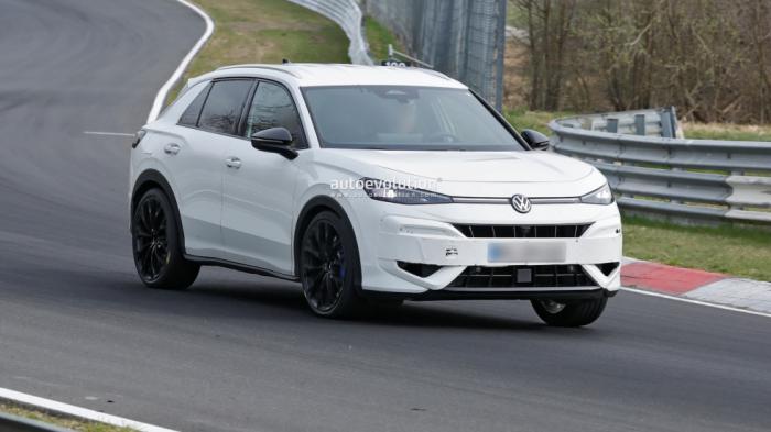 Σχεδόν έτοιμο το νέο Volkswagen T-Roc R: Πότε θα το δούμε στις ευρωπαϊ Σχεδόν έτοιμο το νέο Volkswagen T-Roc R: Πότε θα το δούμε στις ευρωπαϊκές εκθέσεις