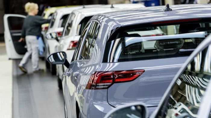 «Ψάχνονται» για restart Μέρκελ με Mercedes, VW & BMW «Ψάχνονται» για restart Μέρκελ με Mercedes, VW & BMW