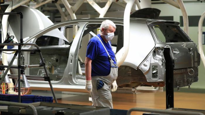«Μάχη» εργοστασίων ανάμεσα σε VW και Tesla «Μάχη» εργοστασίων ανάμεσα σε VW και Tesla