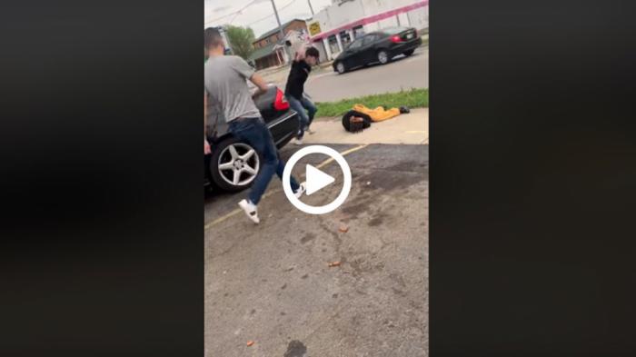 Video: Toν έπιασε να χαράζει το αμάξι του και τον ξυλοκόπησε