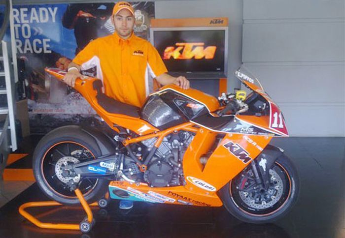 Ο Λευτέρης Πίππος τερμάτισε δεύτερος με την ΚΤΜ RC8 στην πρεμιέρα του Πανελληνίου Πρωταθλήματος Ταχύτητας στην Τρίπολη.
