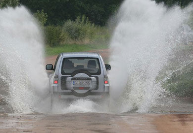 MITSUBISHI PAJERO