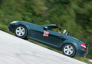 Νέα Mercedes SLK 200 Kompressor  H επιστροφή του βασιλιά