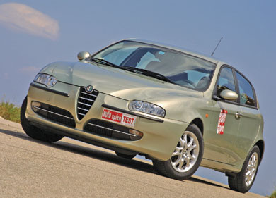 Μεταχειρισμένη Alfa Romeo 147 1,6 του 2001  Σπορτίφ Ιταλίδα! 