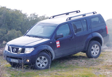 Nissan Pathfinder & 350Z Roadster Ο ιχνηλάτης