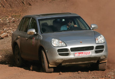 Porsche Cayenne S Lokomotive Leipzig* (* To τρένο από τη Λειψία )