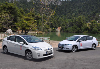 Νέο Toyota Prius 1,8 VS Honda Insight 1,3 Εφιάλτης στα… βενζινάδικα