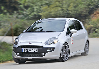 To ανανεωμένο Fiat Punto 2012 είναι ήδη διαθέσιμο στη χώρα μας με τιμές από 10.500 ευρώ. 