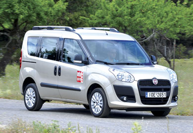 Το νέο Fiat Doblo διαθέτει νέα σχεδίαση, με το εμπρόσθιο τμήμα να δείχνει σαφώς πιο δυναμικό σε σύγκριση με το παρελθόν.