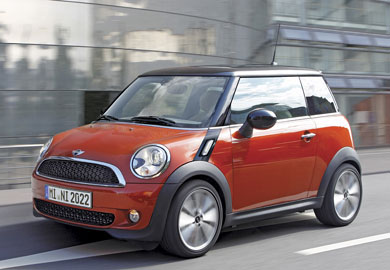 Nέo 2θέσιο Μini και Mini MPV Mini… me!*(*Στα ελληνικά σημαίνει «ο μικρός ίδιος μου εαυτός»)