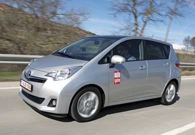 Toyota Verso-S Απλή πολη-χρηστικότητα!