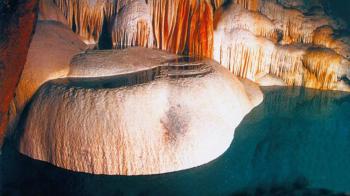 Σπήλαιο φυσικό θαύμα 2 ώρες από την Αθήνα 