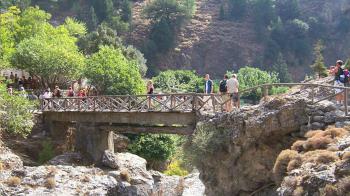 Φαράγγι Σαμάριας: Κάνε τη βόλτα να μοιάζει παιχνιδάκι!