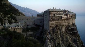 Μοναχοί «κασκαντέρ»: Τα πιο συγκλονιστικά μοναστήρια
