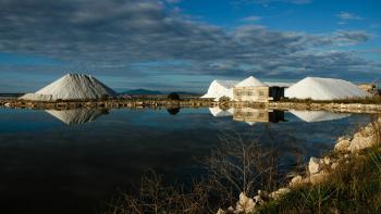 Οι λευκές ελληνικές «πυραμίδες»