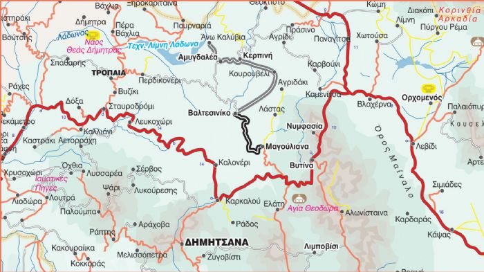 Στο δρόμο από Βυτίνα για Δημητσάνα θα βρείτε το χωριό Μαγούλιανα