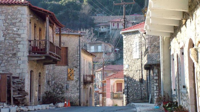 Τα πυργόσπιτα χαρίζουν χρώμα παράδοσης