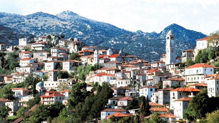 Πρόκειται για ένα πολύ γραφικό πέτρινο παραδοσιακό οικισμό, ένα από τα ομορφότερα χωριά της Αρκαδίας