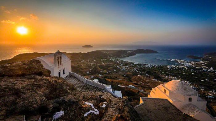 Η θέα από το Κάστρο © discover-serifos.com