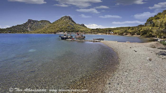 Ειδυλλιακή εικόνα από της όχθες της λίμνης Βουλιαγμένη